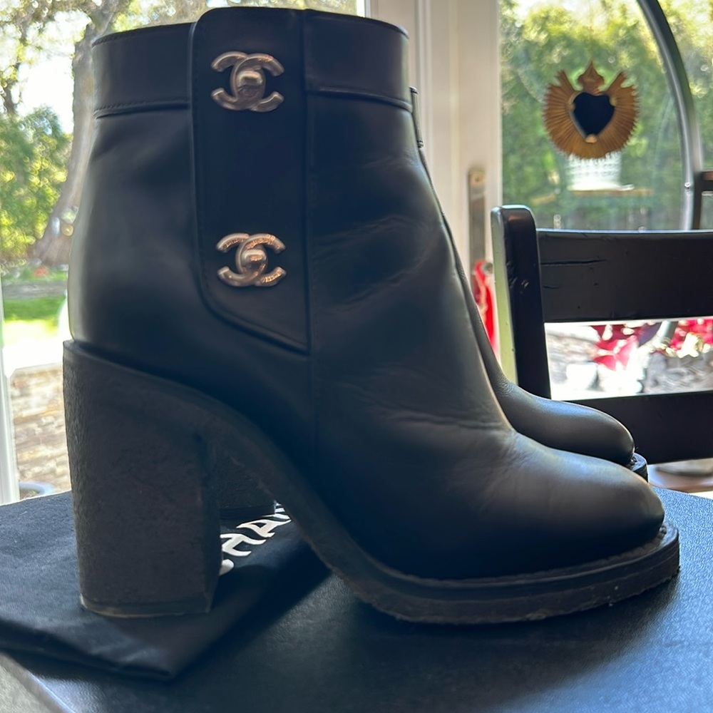 CHANEL short boots